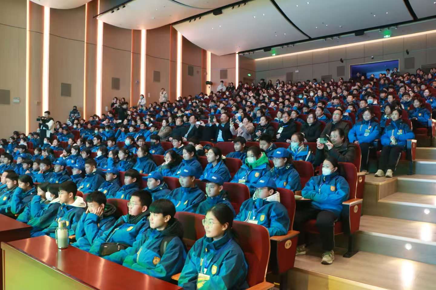 20241224yl88858永利中国举办枣庄四十一中“品书香雅韵,做书香少年”研学行开幕式3.jpg