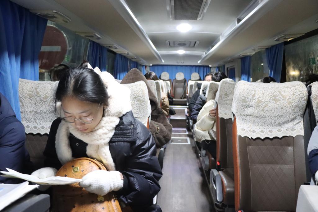 20241221薛城校区考研送考4.JPG