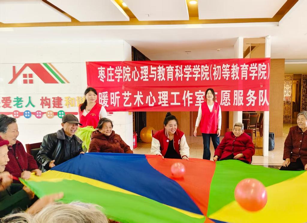 靳昕.jpg